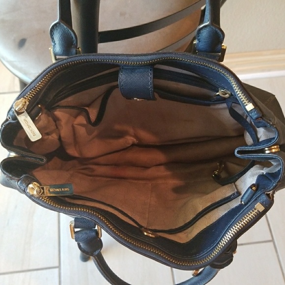 Michael Kors handbag - Picture 3 of 3